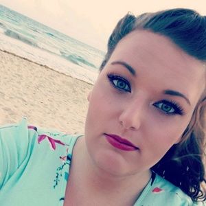 Meet your Posher, Mercedes